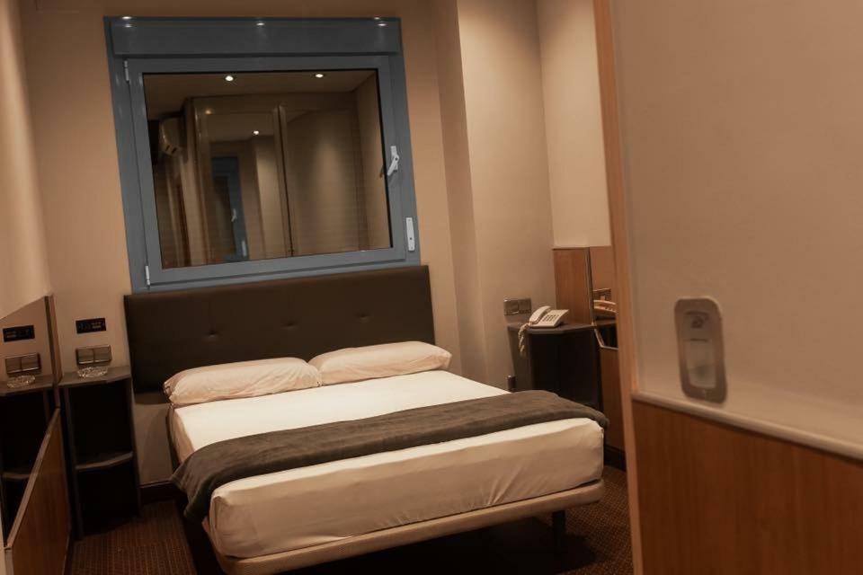 Hotel Fabrik Humanes de Madrid Luaran gambar