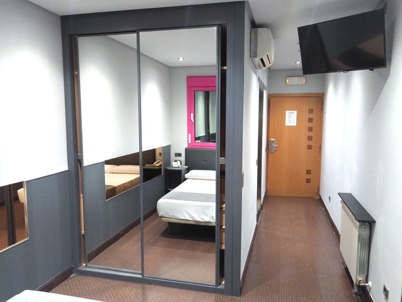 Hotel Fabrik Humanes de Madrid Luaran gambar
