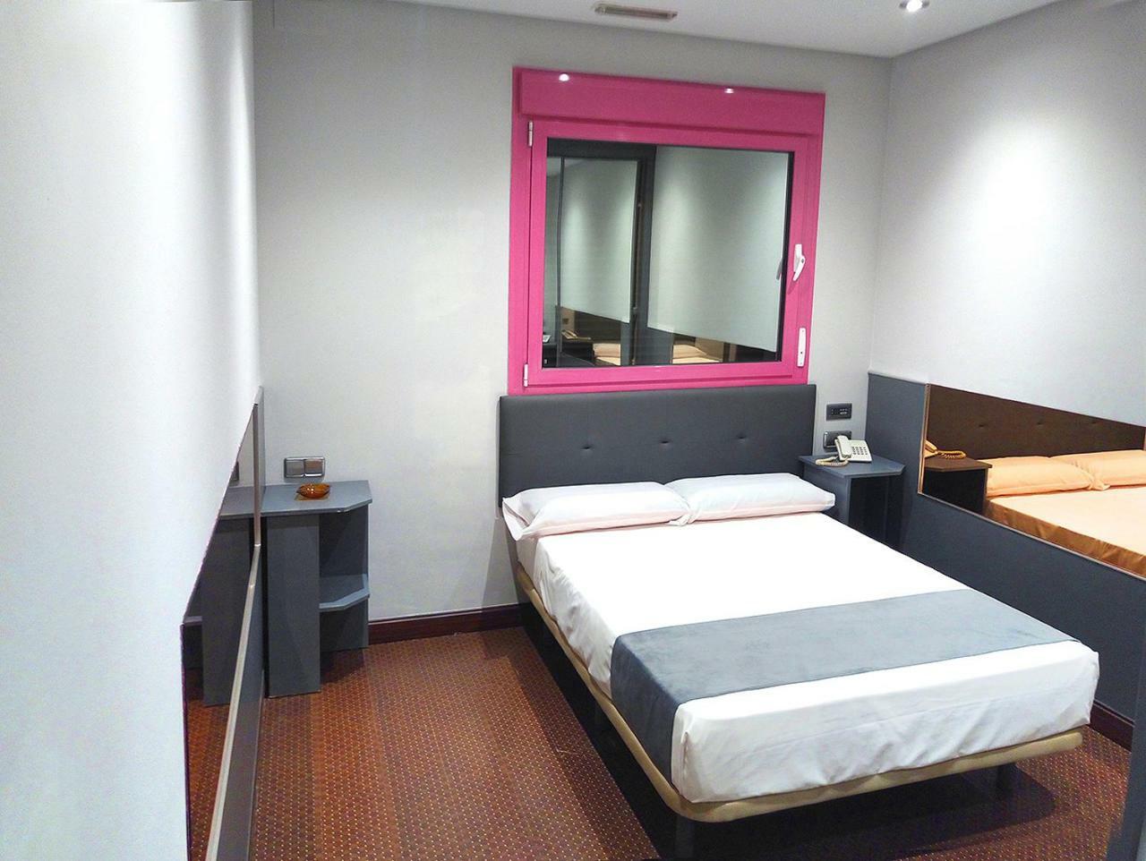 Hotel Fabrik Humanes de Madrid Luaran gambar